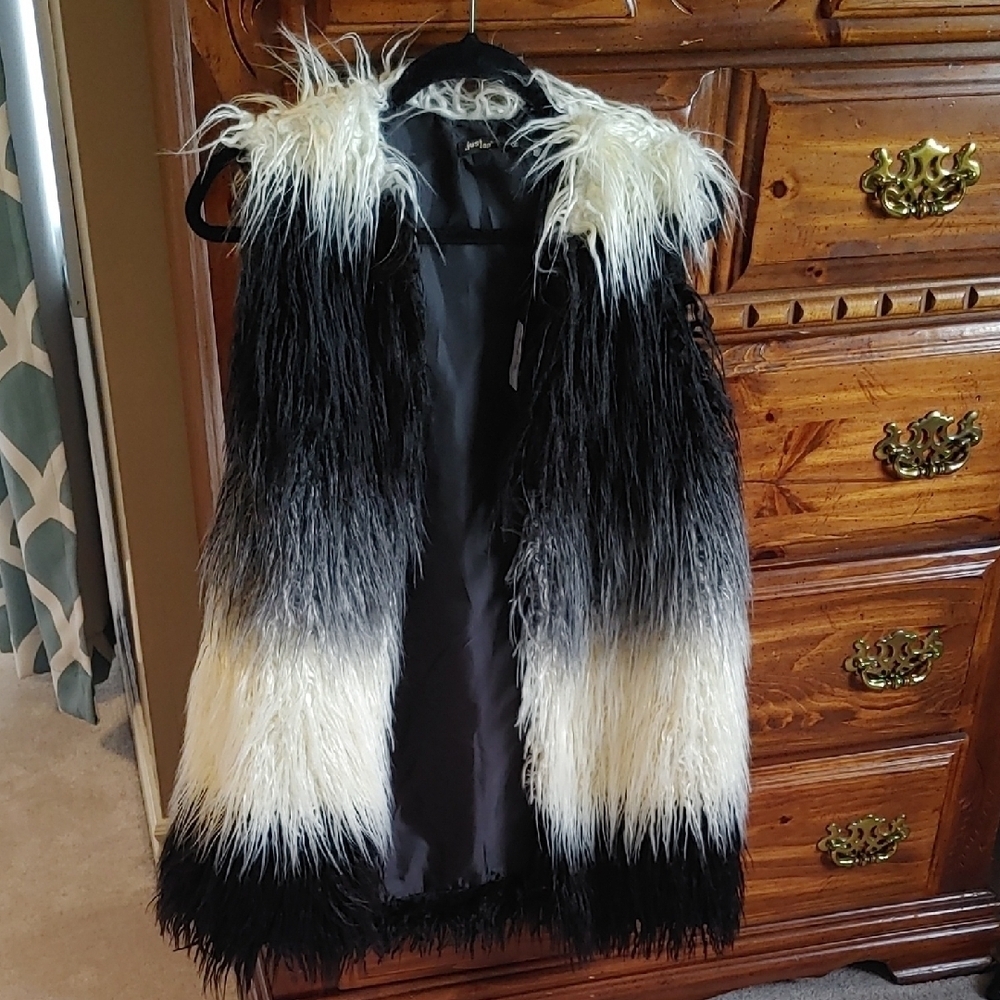 Nwt Fabulous Faux Fur Ombre Vest One Size